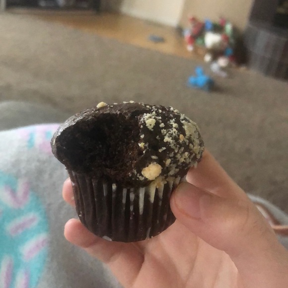 chocolate muffin - Picture 1 of 3